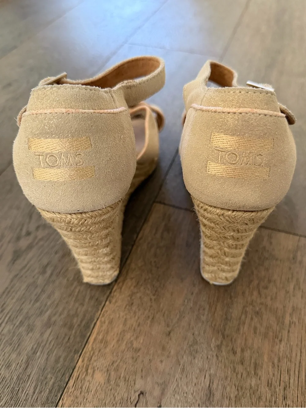 toms metallic neutral jute wedges